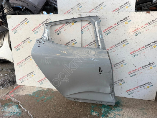 Renault Clio 5 sağ arka kapı (kaya grisi)