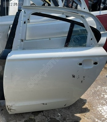 AUDİ A6 SOL ARKA KAPI