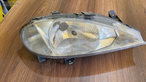 RENAULT MEGANE 1 SAĞ FAR
