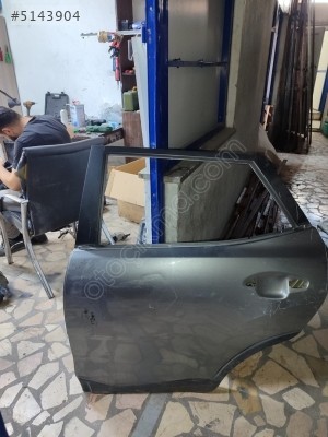 Kia Stonic sol arka kapı çıkma orijinal parça