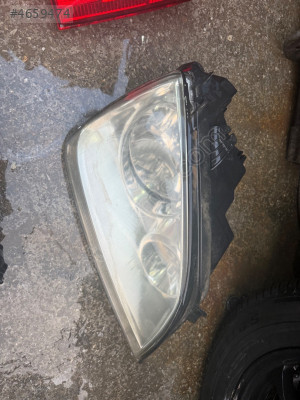 Kia Sorento sağ ön far