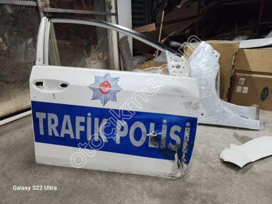 Toyota Corolla sağ ön kapı çıkma orjinal