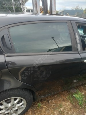 Alfa Romeo 147 Sağ Arka Kapı
