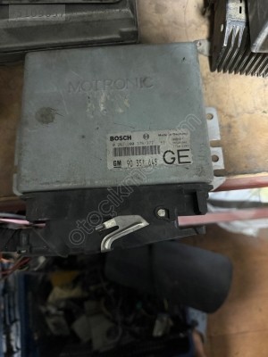 Opel vectra A kasa motor beyni 90 351 648