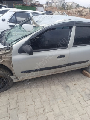 Clio sol ön kapı