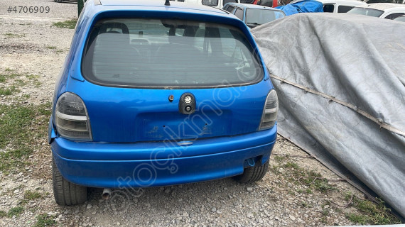 Opel Corsa sol arkası stop lambası