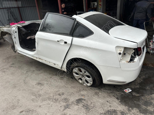 Citroën C5 sol arka kapı beyaz