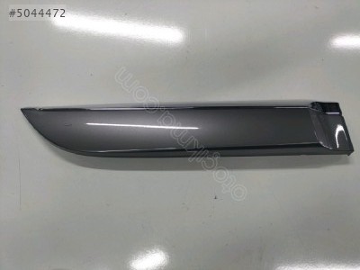 04381 RENAULT MEGANE 3 SAĞ ARKA KAPI ÇITASI