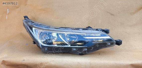 toyota coralla sağ far