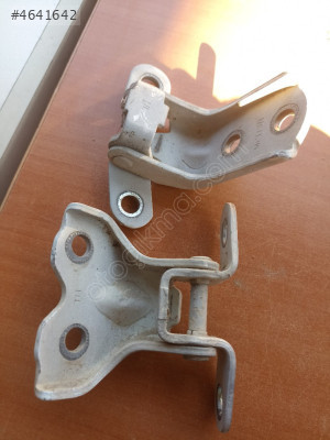 Hyundai i20 Sol Ön Kapı Menteşesi