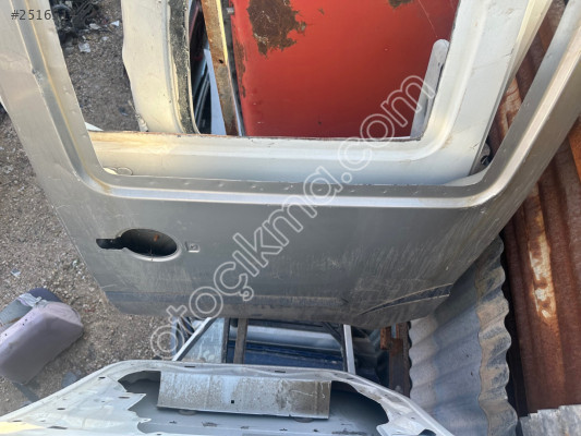 Doblo sol arka kapı boş