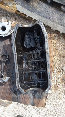 Nissan altıma yağ karteli