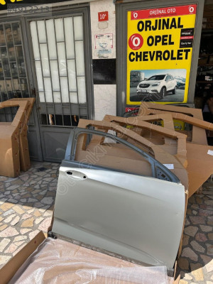 Opel insignia b sağ ön kapı sıfır