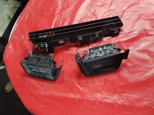 Renault Clio 5 torpido ızgarası