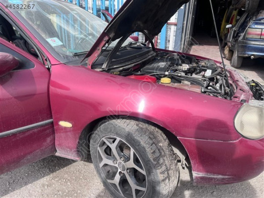 Ford Mondeo sag ön çamurluk