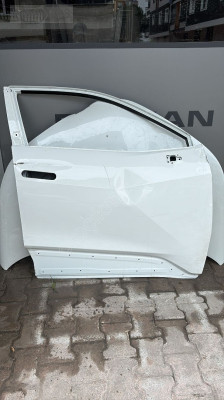 Toyota chr sağ ön kapı