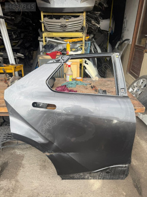 Toyota chr sağ ön kapı