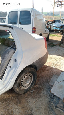 Renault  Symbol sol arka çeyrek