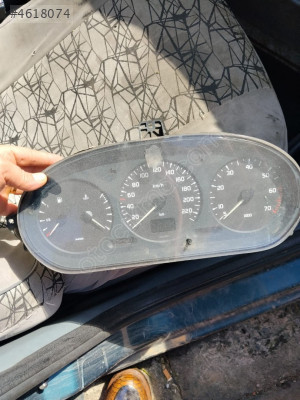 Renault Megan 1 km saati