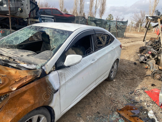 Hyundai Accent blue sol arka kapı