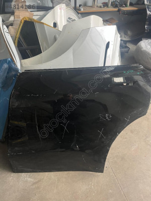 tesla Y sol arka kapı siyah orjinal sükme