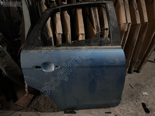 Ford Focus 2.5 sag arka kapı
