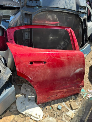 Peugeot 408 sağ arka kapı