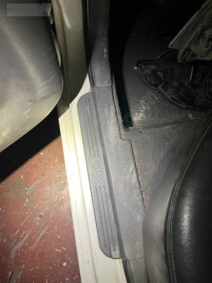 KİA SHUMA SOL ARKA KAPI EŞİK PLASTİĞİ