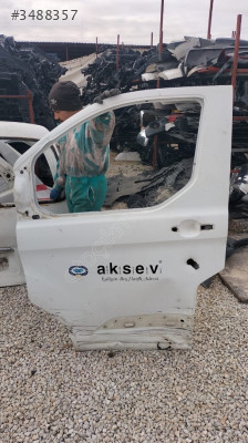 ford custom çıkma sol ön kapı az hasarlı