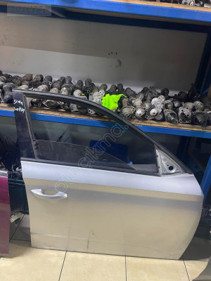 SKODA SCALA SAĞ ÖN KAPI