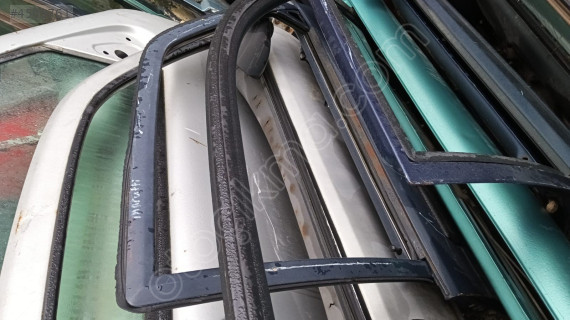 Suzuki marutti sağ ön kapı