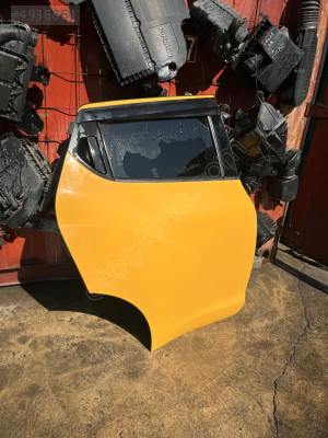 NİSSAN JUKE SAĞ ARKA KAPI