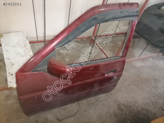 FORD ESCORT  SOL ÖN KAPI ÇELİKLER OTO ÇIKMA