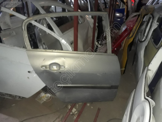 2006 RENAULT MEGANE 2 SAĞ ARKA KAPI