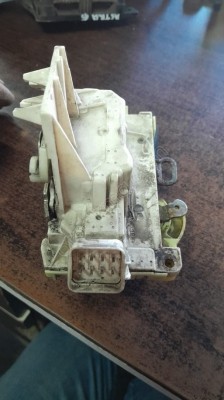 Ford mondeo mk2 sol ön kapı kilidi 8 pin