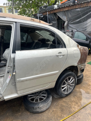 TOYOTA COROLL TERRA SOL ARKA KAPI