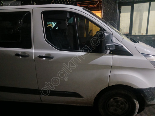 FORD CUSTOM SAĞ ÖN KAPI ÇIKMA