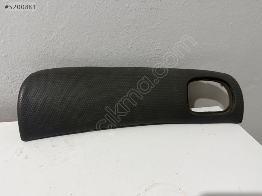 323 99 MODEL TORPİDO KAPAĞI ÜSTÜ