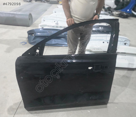 2019/2025 FORD FOCUS SİYAH SOL ÖN KAPI ORJINAL