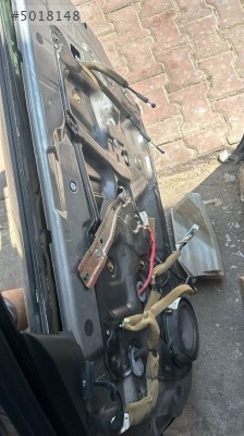 2004 INFİNİTİ FX35 SAĞ ÖN KAPI