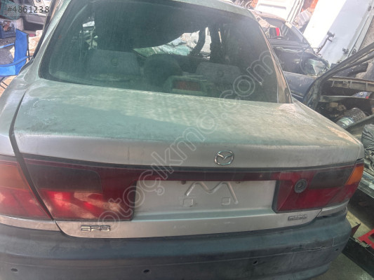 Mazda 323 bagaj kapağı
