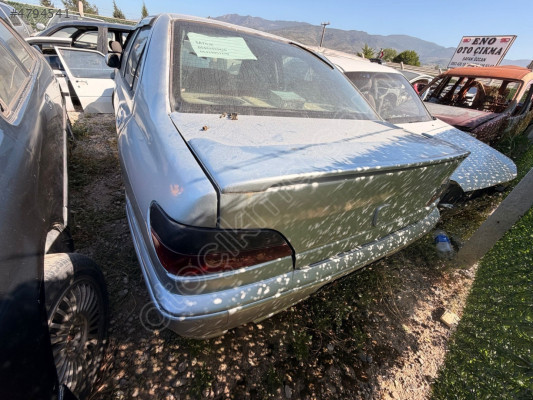 Peugeot 406 sol arka Çamurluk