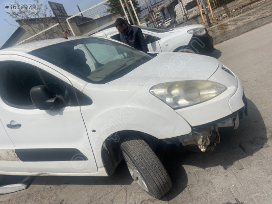 Peugeot Pakner tepe sağ ön far