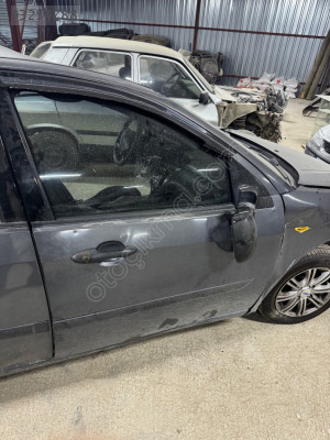 FORD FOCUS 1 SAĞ ÖN KAPI ÇIKMA ORJ