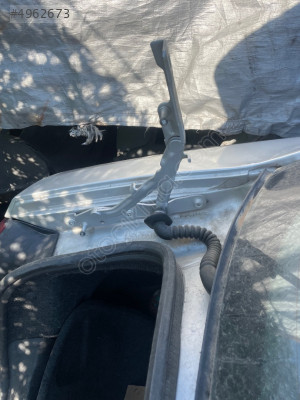 Fiat Linea bagaj menteşesi sol