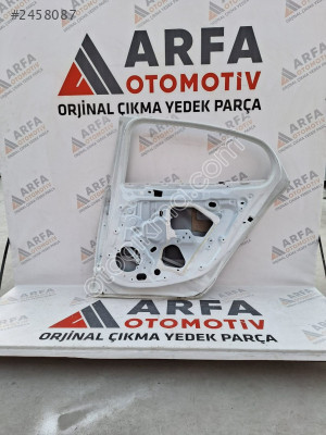 Megan 4 sağ arka kapı beyaz