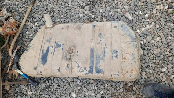 Lada Samara benzin deposu