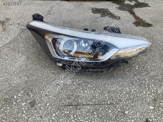 HYUNDAİ İ20 SAĞ FAR