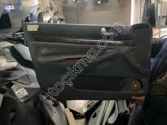 AUDİ A4 SOL ÖN KAPI DÖŞEMESİ 1996-2000 MODEL ORJİNAL ÇIKMA