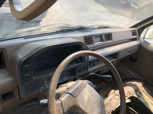 Isuzu WFR 2.4 Göğüslük